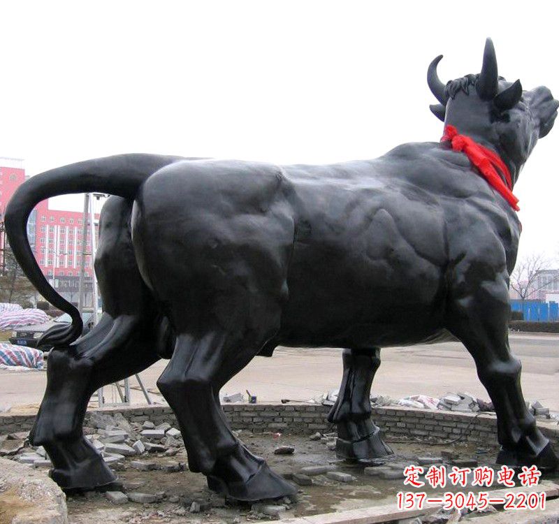 辽阳昂头的铜雕水牛