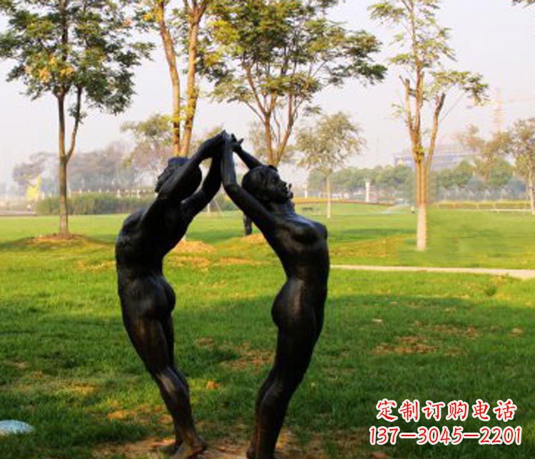 辽阳情侣之恋——让爱永不褪色的铜雕