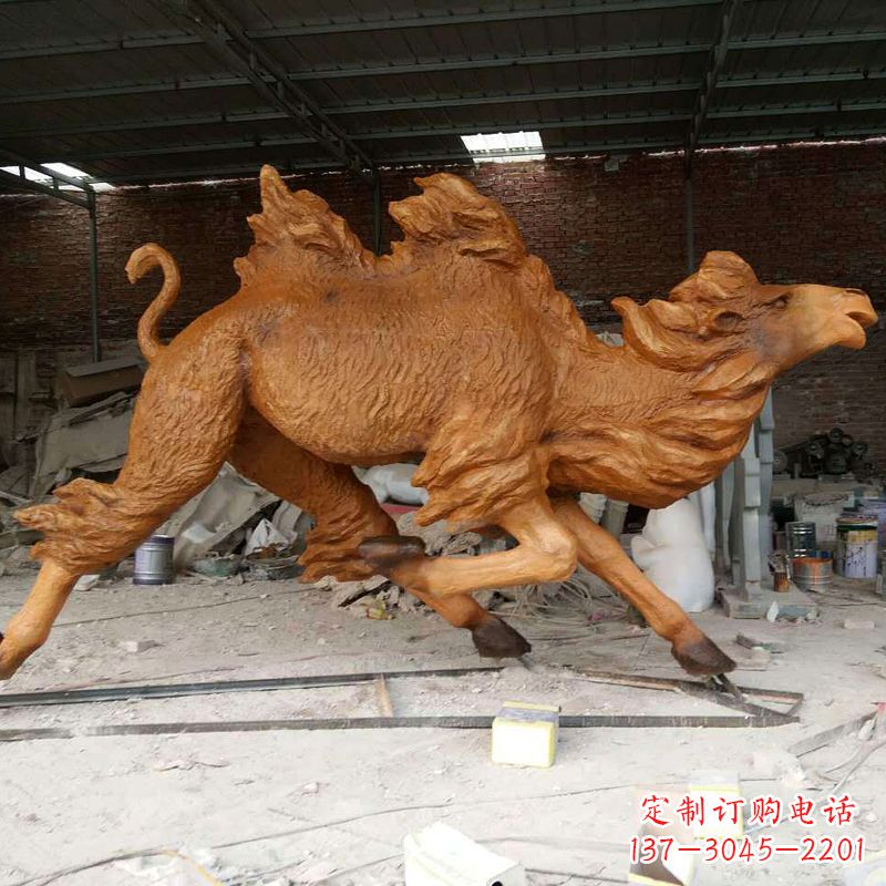 辽阳奔跑的骆驼仿真雕塑