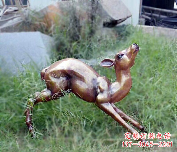 辽阳奔跑的小鹿公园玻璃钢仿铜动物摆件