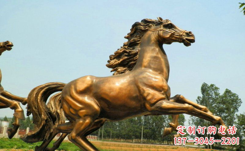 辽阳奔腾的马公园玻璃钢仿铜动物雕塑