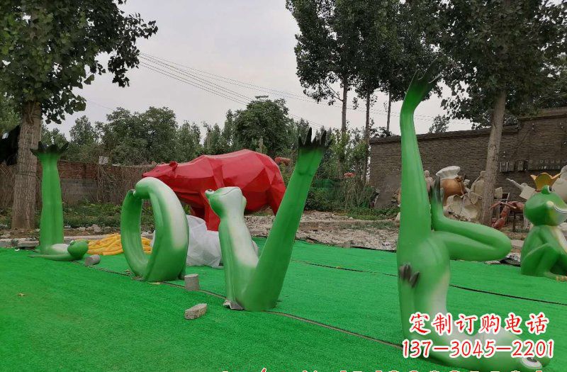 辽阳新颖可爱的玻璃钢青蛙雕塑