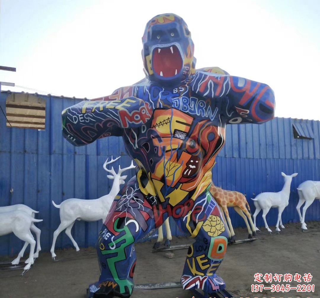 辽阳新颖玻璃钢猩猩雕塑