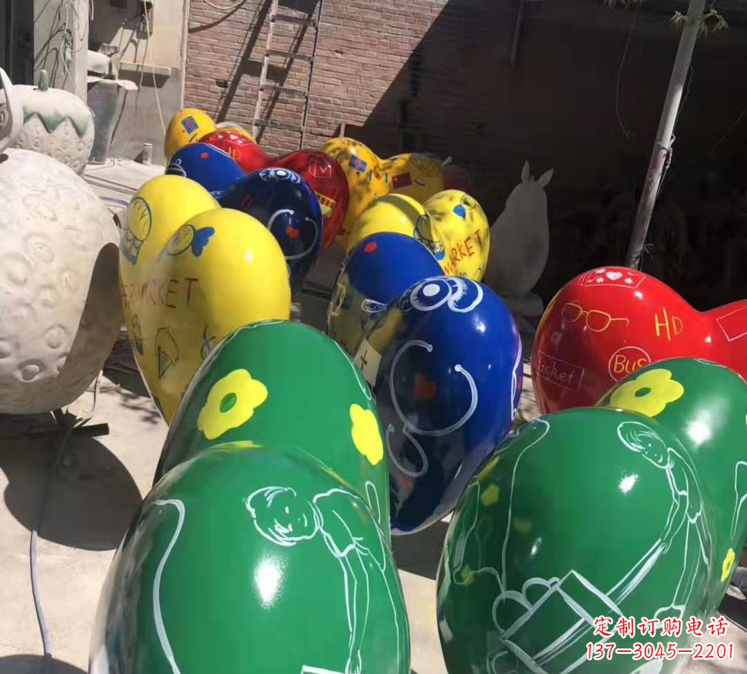 辽阳玻璃钢彩绘气球雕塑