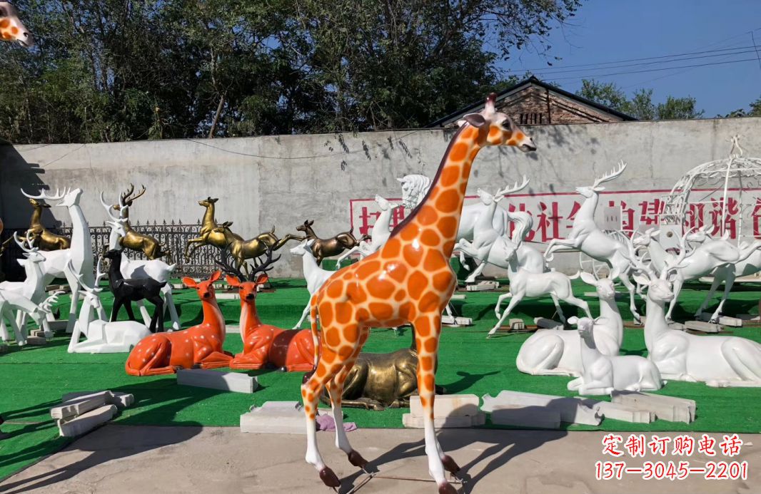 辽阳玻璃钢彩绘长颈鹿雕塑高端园林装饰