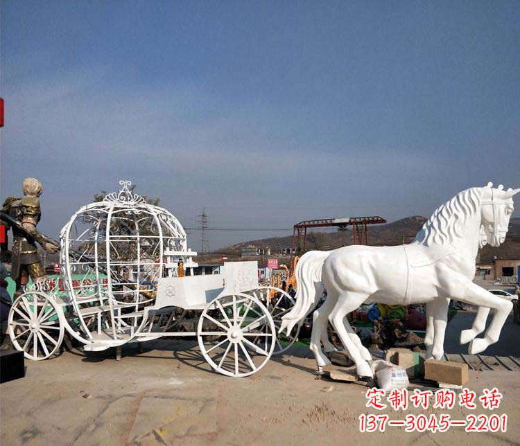 辽阳玻璃钢城市的马车雕塑