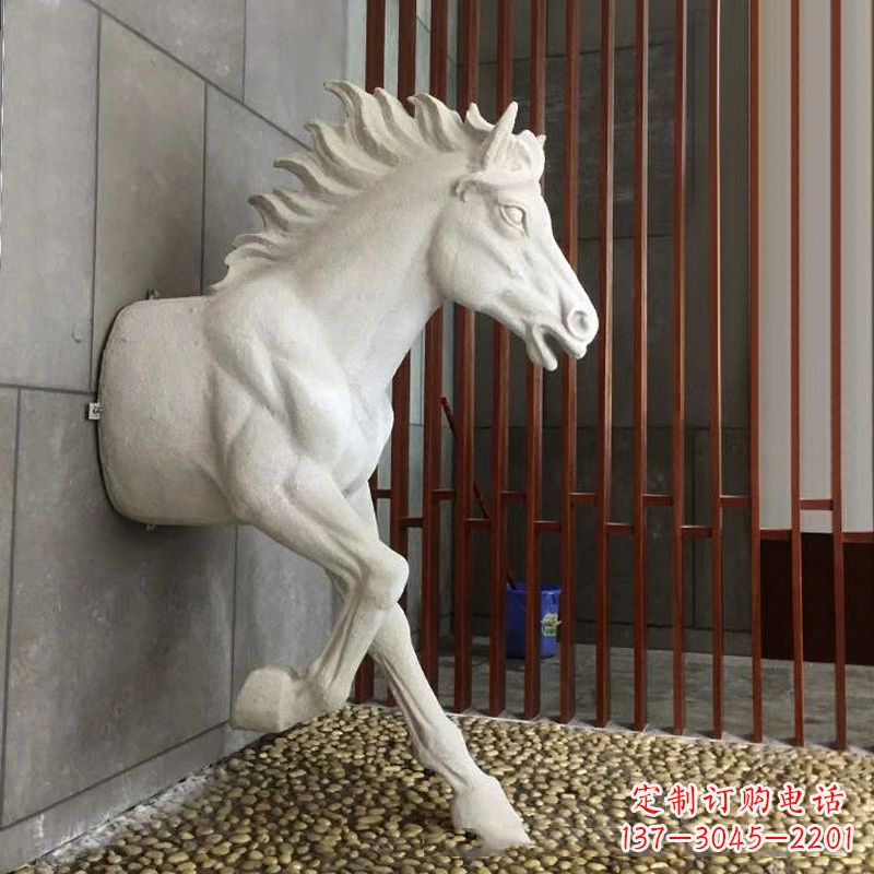 辽阳玻璃钢创意马雕塑-穿墙而过的动物雕塑摆件
