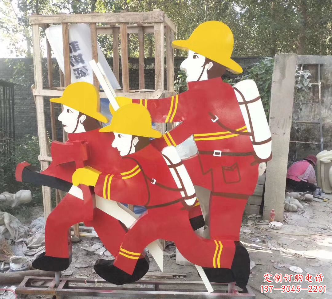 辽阳玻璃钢动漫消防员 园林景观雕塑