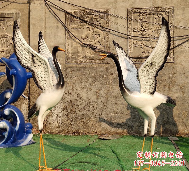 辽阳仙鹤雕塑玻璃钢的艺术之美