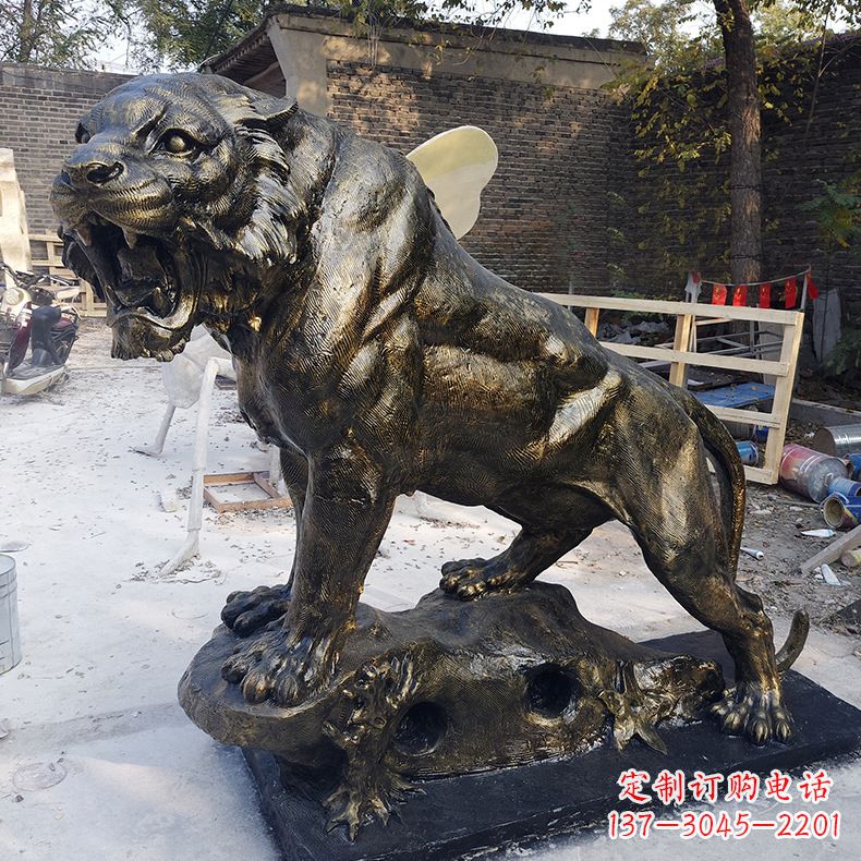 辽阳玻璃钢仿铜老虎雕塑