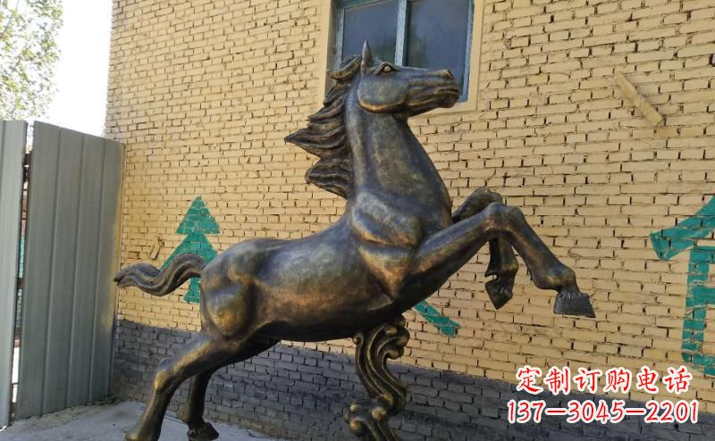 辽阳马雕塑玻璃钢仿铜创作的艺术