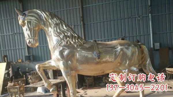 辽阳玻璃钢仿铜动物雕塑——给马公园带来活力