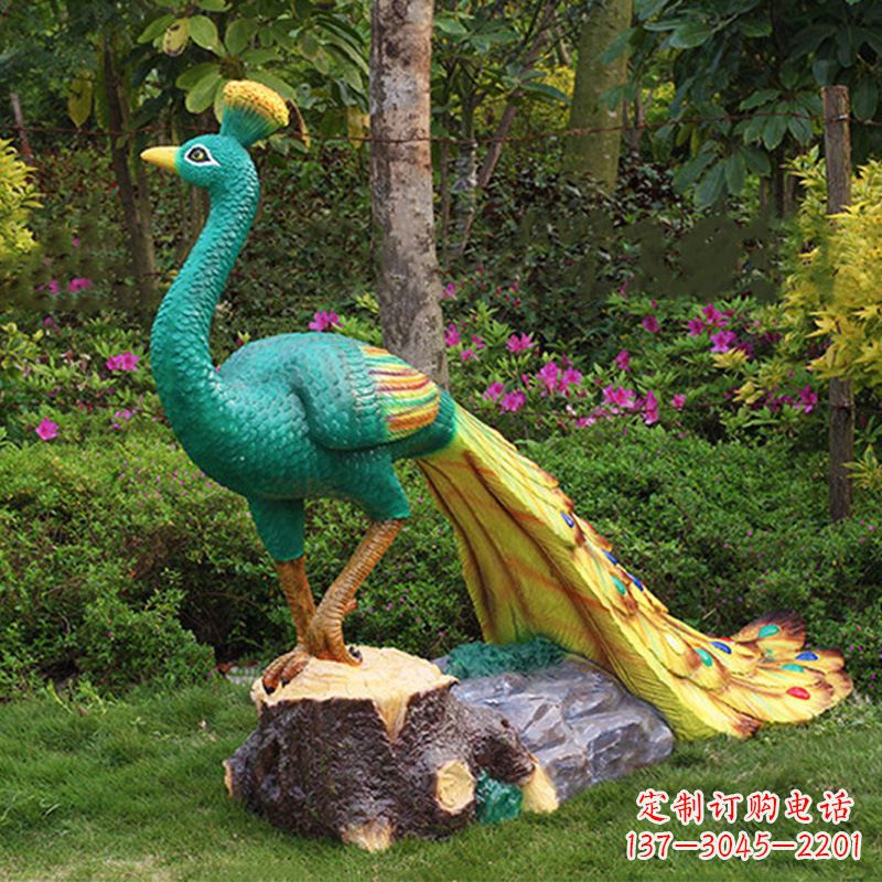 辽阳玻璃钢仿真孔雀公园草坪仿真动物雕塑摆件