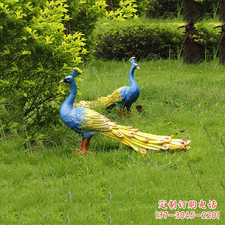 辽阳玻璃钢仿真孔雀雕塑-公园草坪动物摆件