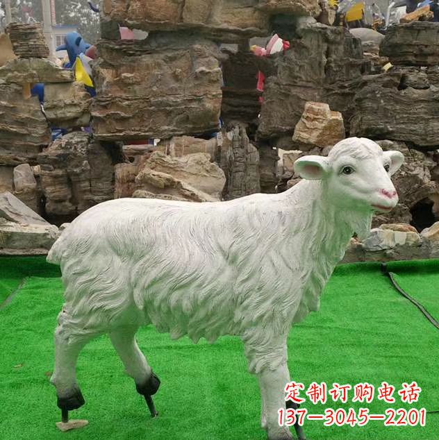 辽阳玻璃钢仿真绵羊动物雕塑