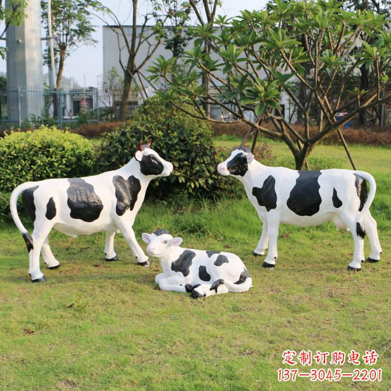 辽阳玻璃钢仿真奶牛雕塑