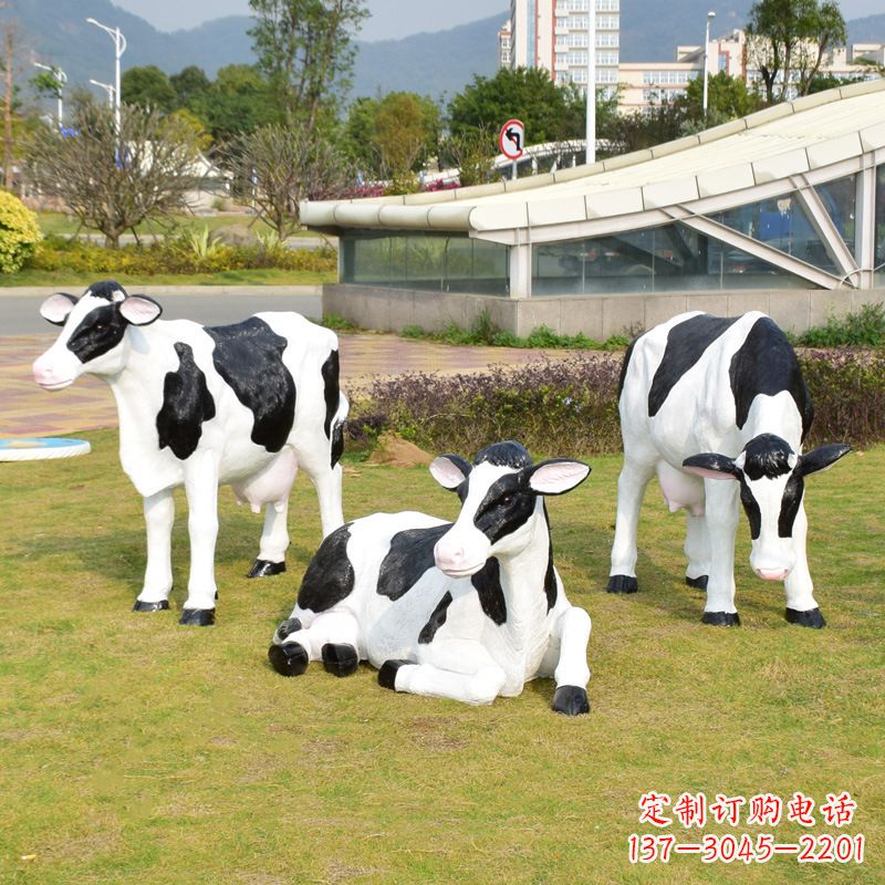 辽阳玻璃钢奶牛雕塑给环境带来美丽