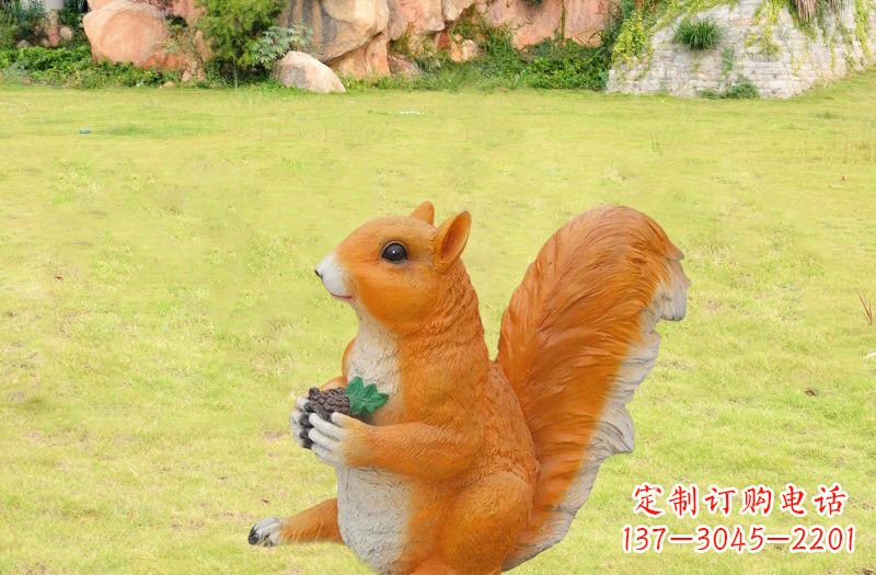 辽阳玻璃钢制作的松鼠雕塑