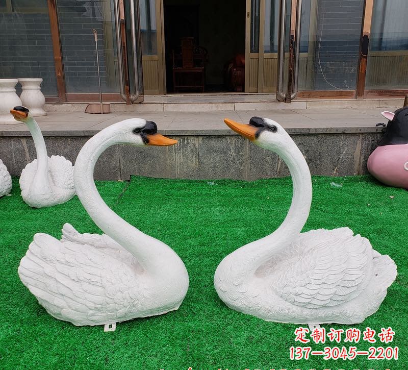 辽阳玻璃钢制作的精美天鹅雕塑