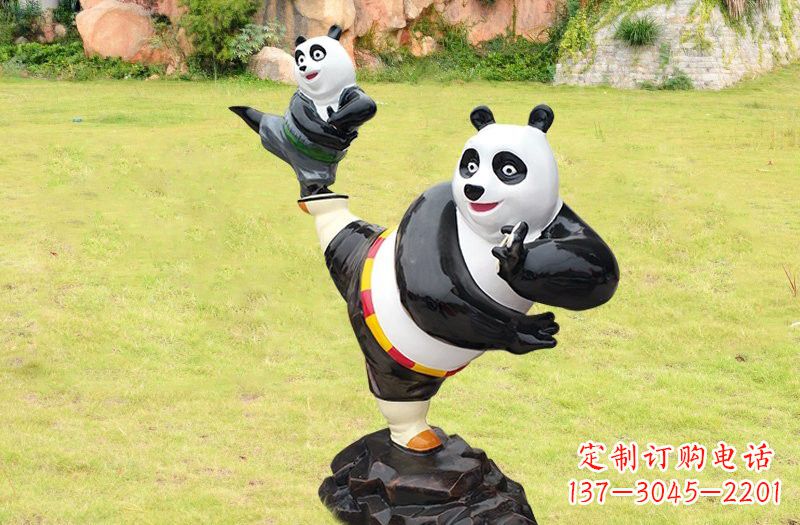 辽阳玻璃钢卡通熊猫雕塑的艺术之美