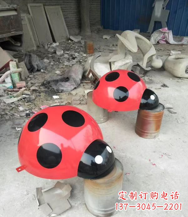 辽阳玻璃钢制瓢虫雕塑绚丽多彩的公园景观摆件