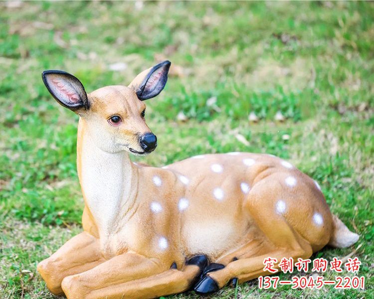 辽阳玻璃钢卧姿梅花鹿雕塑
