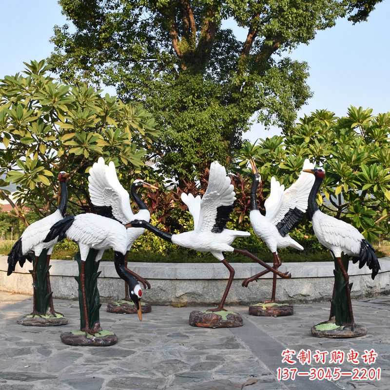 辽阳仙鹤雕塑——玻璃钢的精美之作