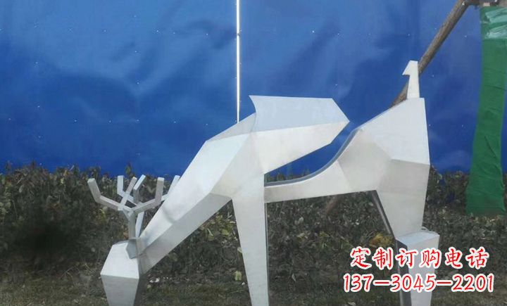 辽阳梅花鹿不锈钢不规则雕塑的传奇