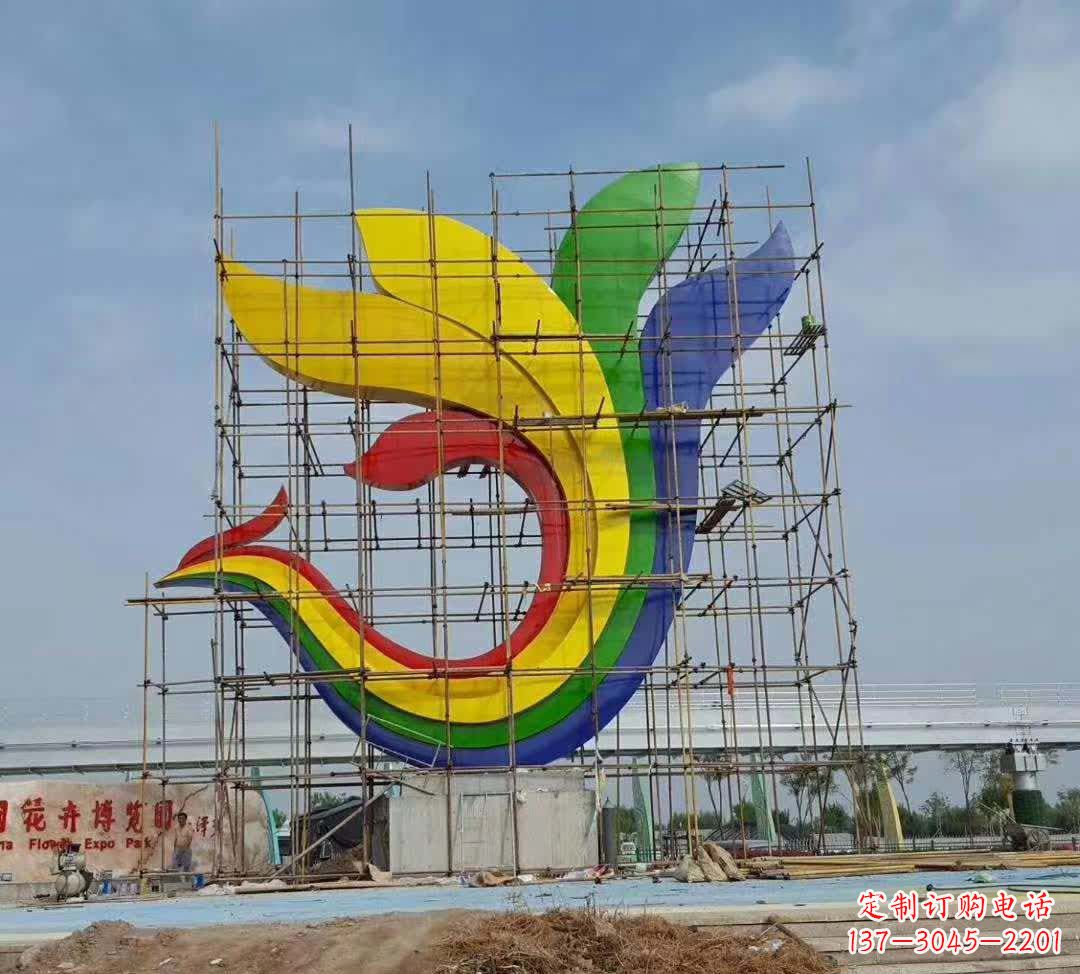 辽阳不锈钢彩色凤凰雕塑传承文化,融合美感