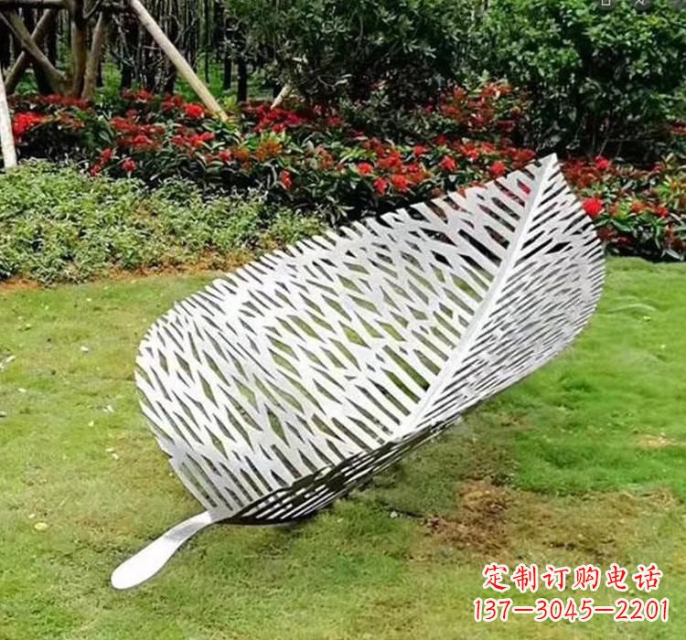 辽阳不锈钢树叶雕塑艺术与美的结合