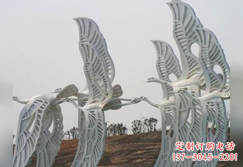 辽阳仙鹤雕塑融入不锈钢的飞翔之美