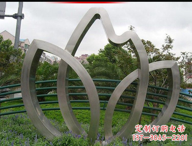 辽阳不锈钢树叶雕塑美丽与力量的完美结合
