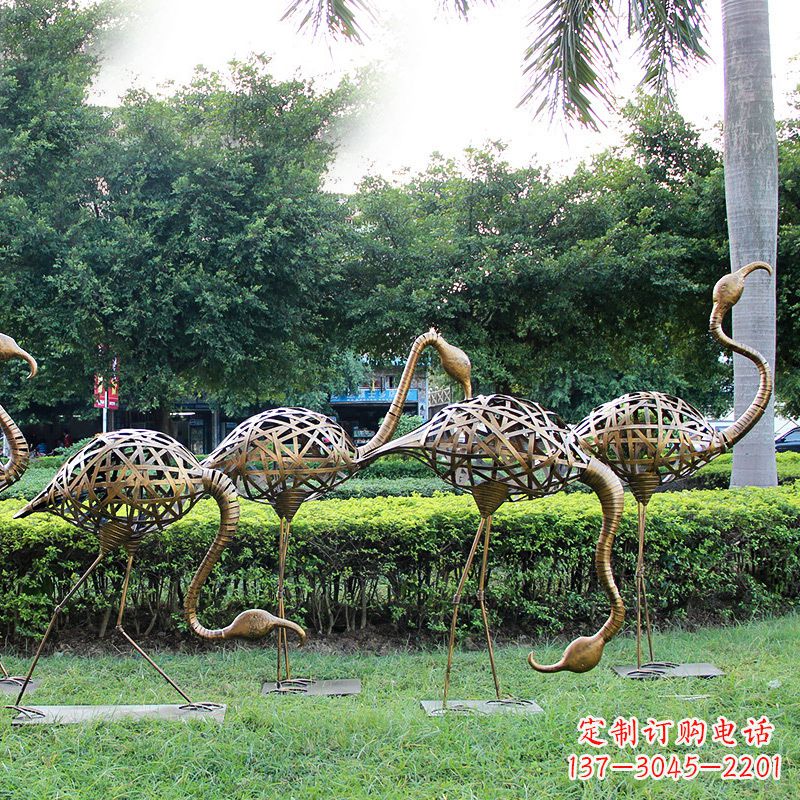 辽阳不锈钢抽象网格仙鹤,公园草坪动物雕塑摆件