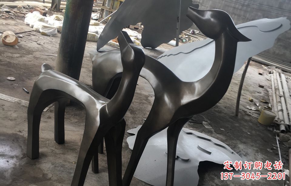 辽阳不锈钢抽象小鹿动物雕塑