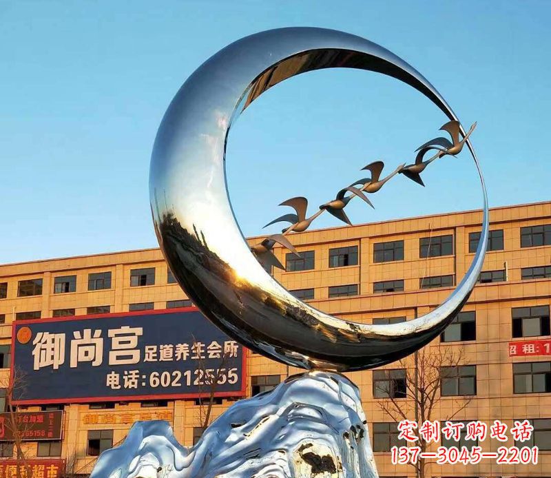 辽阳不锈钢大雁雕塑象征着生机勃勃的美丽