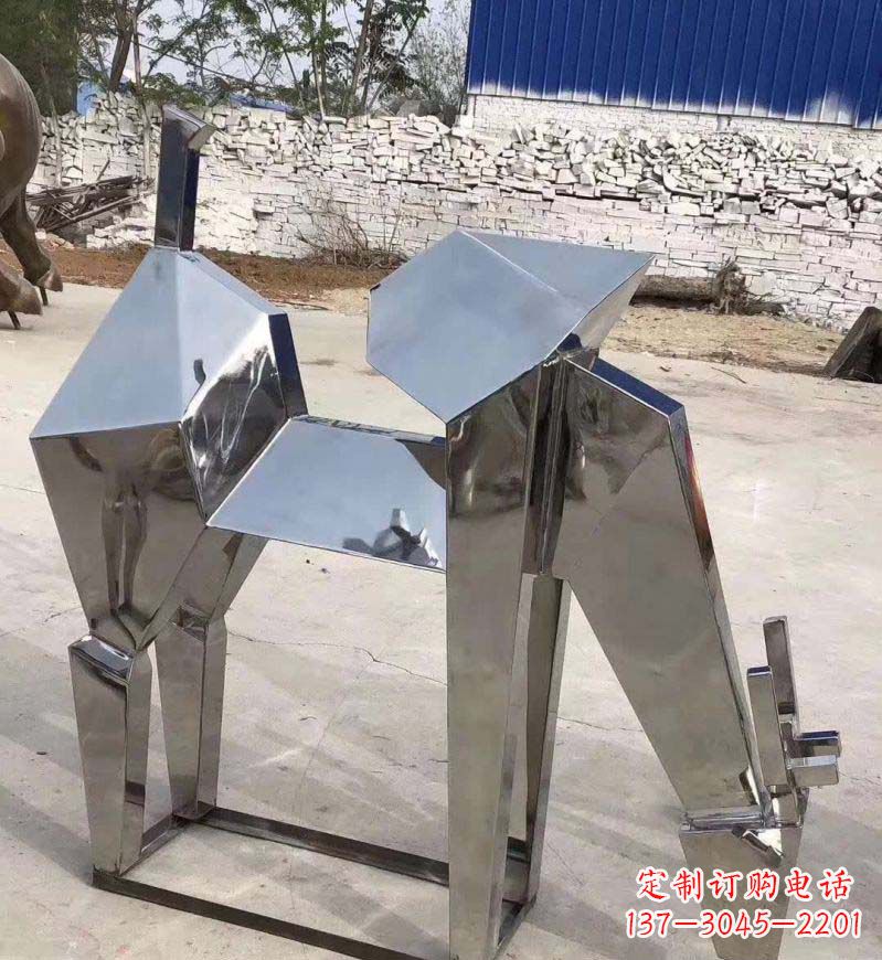 辽阳不锈钢锻造的景观小鹿雕塑