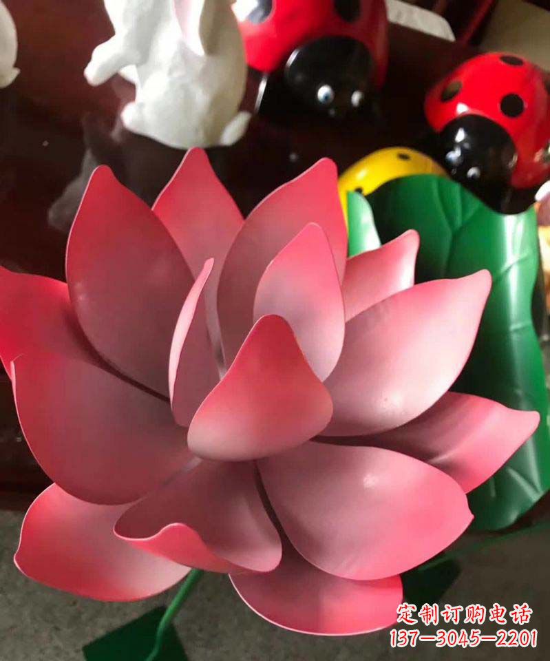 辽阳不锈钢仿真荷花雕塑