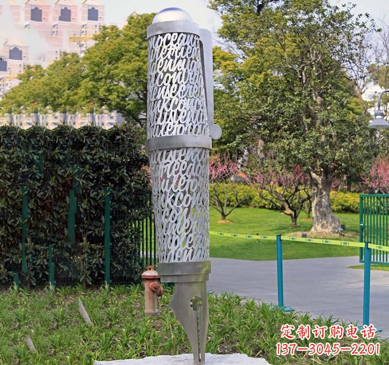 辽阳精致不锈钢钢笔雕塑