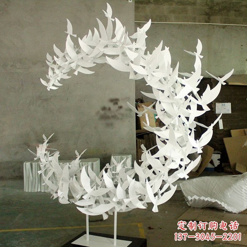 辽阳不锈钢鸽子翱翔的象征