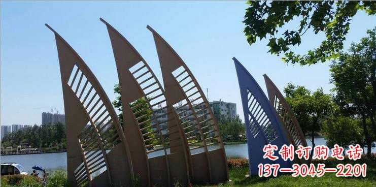 辽阳不锈钢公园的船帆雕塑