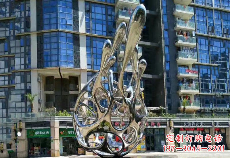 辽阳不锈钢公园抽象火龙果雕塑
