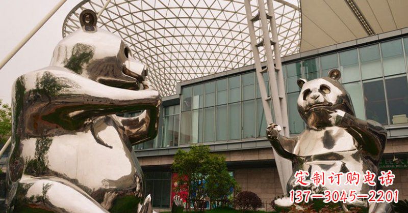 辽阳不锈钢公园动物镜面熊猫雕塑