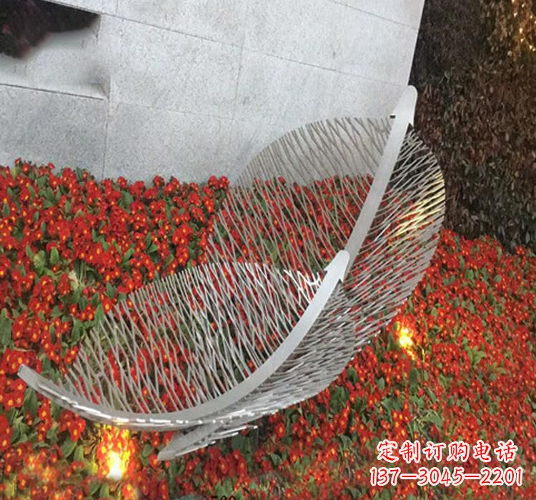 辽阳不锈钢公园镂空树叶雕塑——精致艺术品