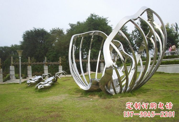 辽阳不锈钢公园里的贝壳雕塑