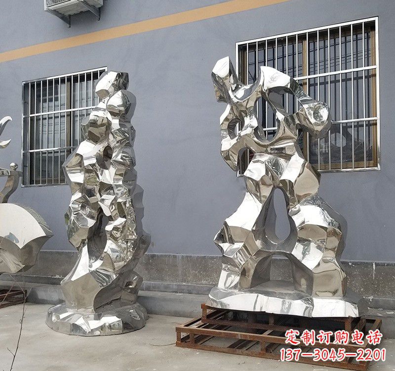 辽阳太湖石雕塑精美的艺术品