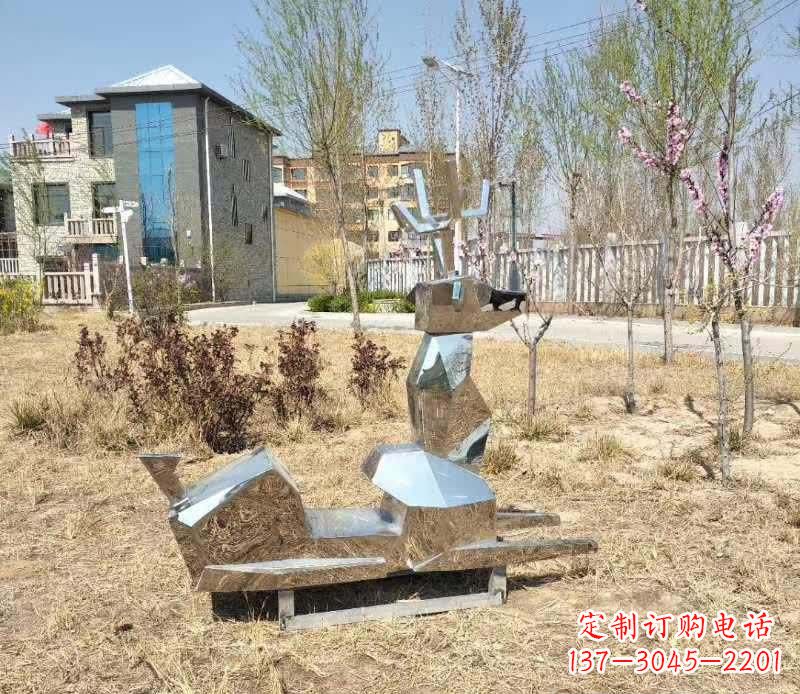 辽阳不锈钢公园小鹿雕塑给公园带来温馨气息
