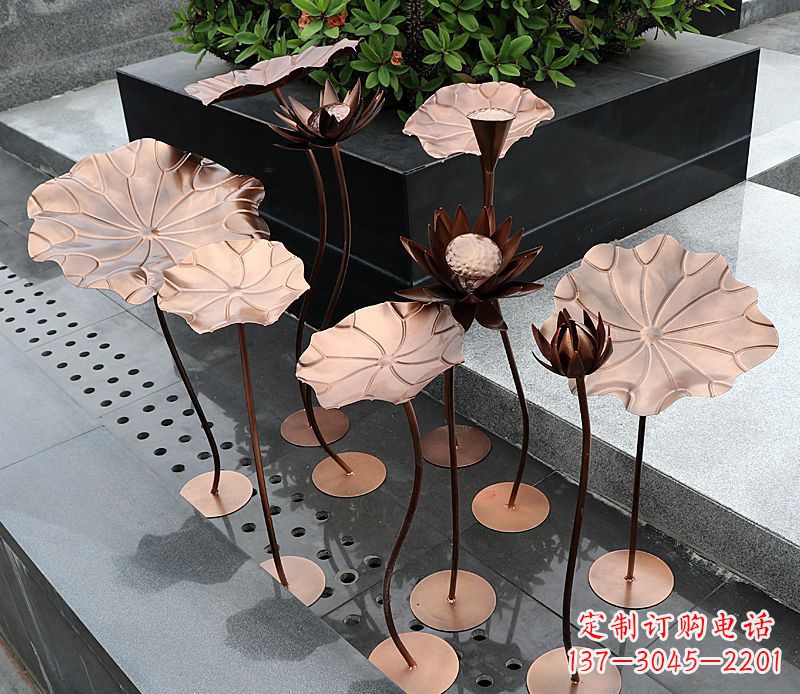 辽阳不锈钢古铜色荷花雕塑1