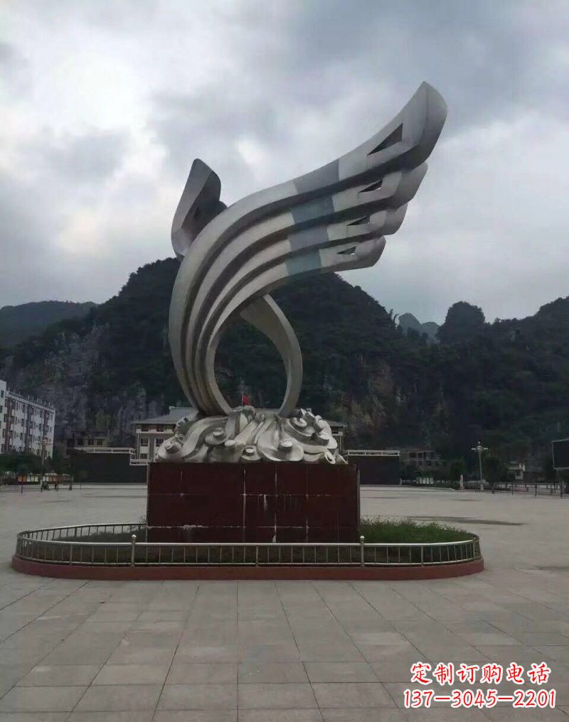 辽阳翅膀雕塑——环绕不锈钢广场的精美艺术品
