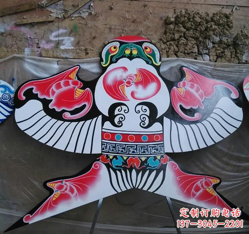 辽阳精美的凤凰雕塑