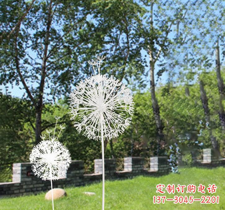 辽阳不锈钢广场上的蒲公英雕塑